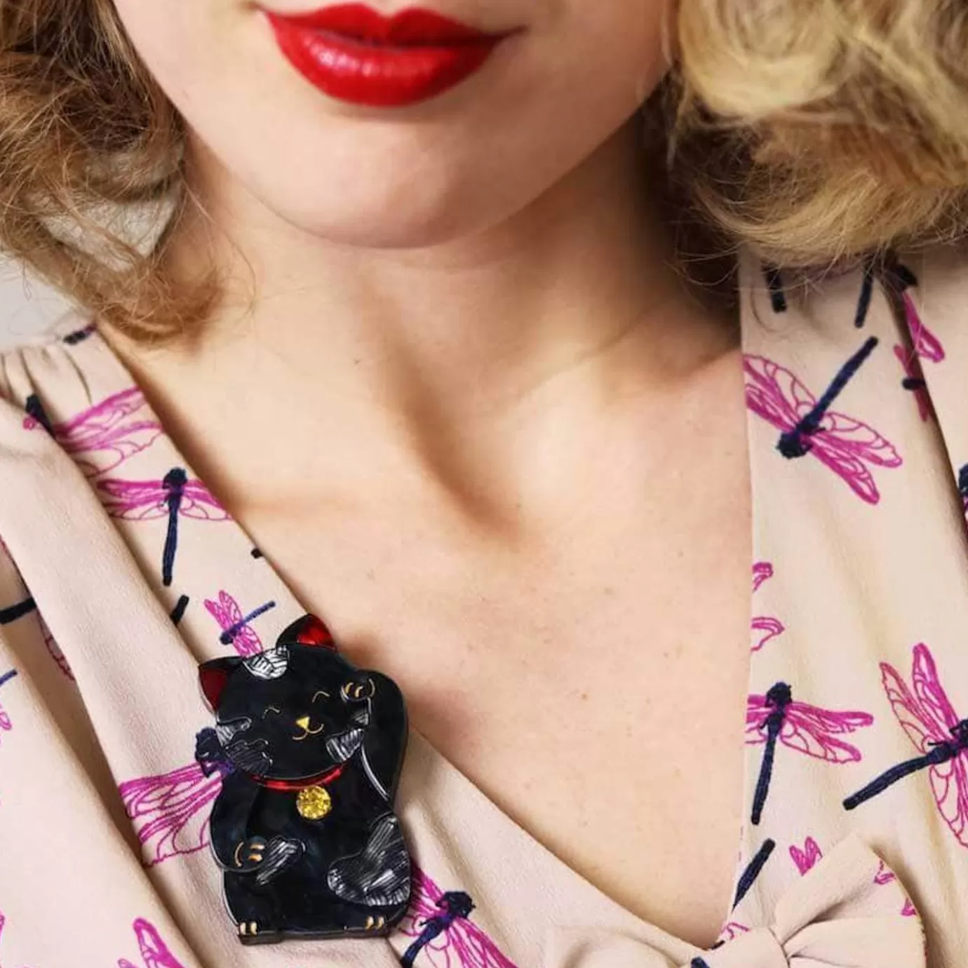 Erstwilder Neko The Beckoner Brooch* Brooches